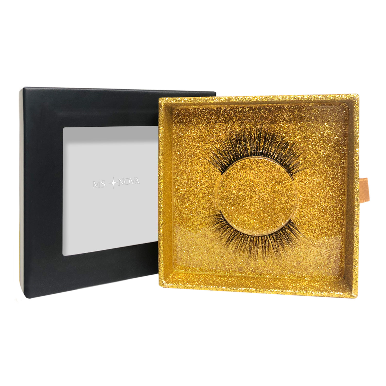 viaGlamour image of a Eyelashes